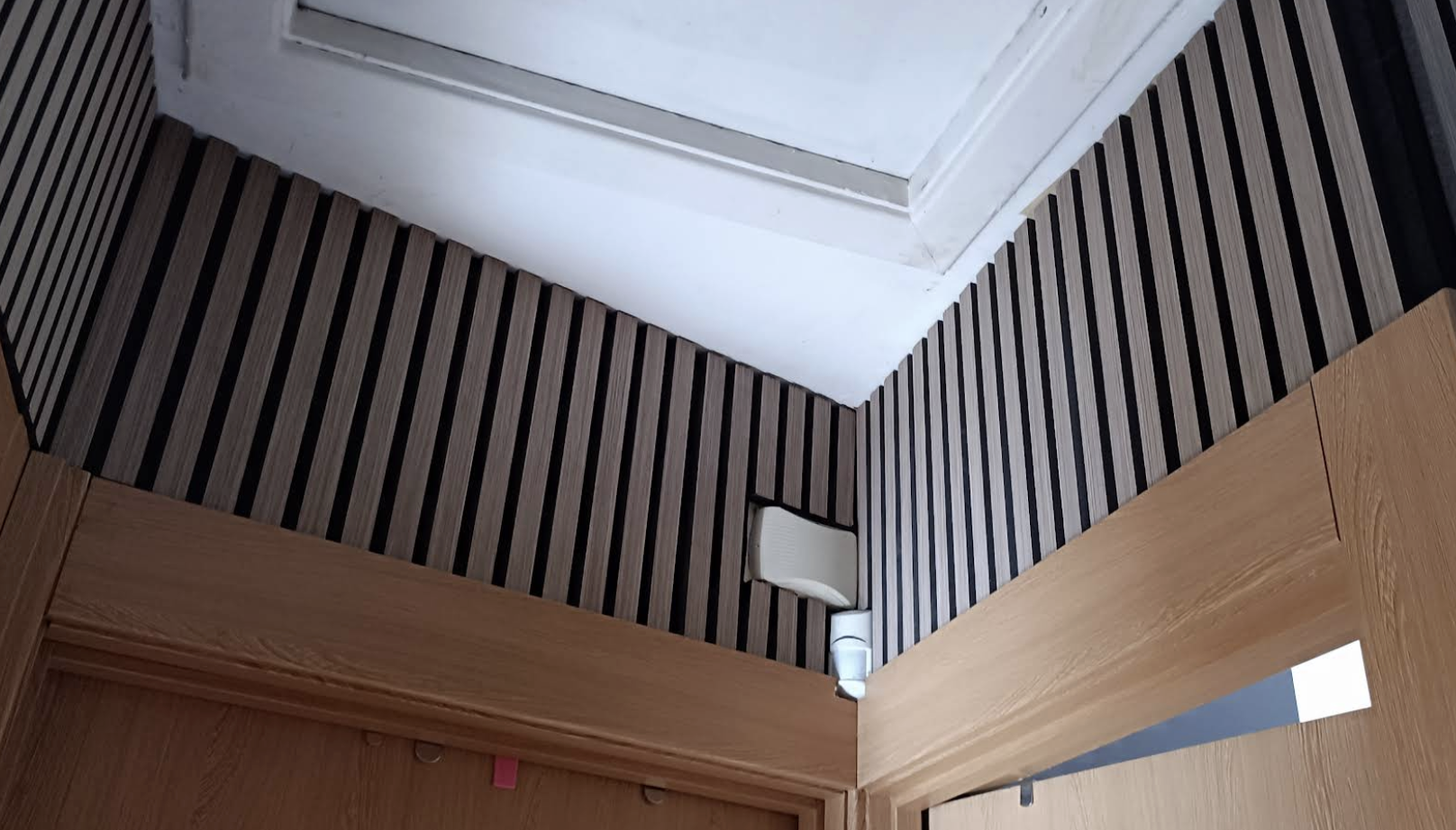 Slat wall panelling with skylight